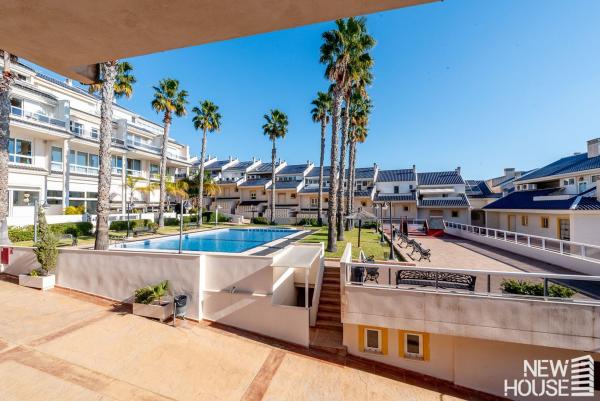 Chalet adosado en Calle Océano, Cabo de las Huertas, Alicante / Alacant photo 1