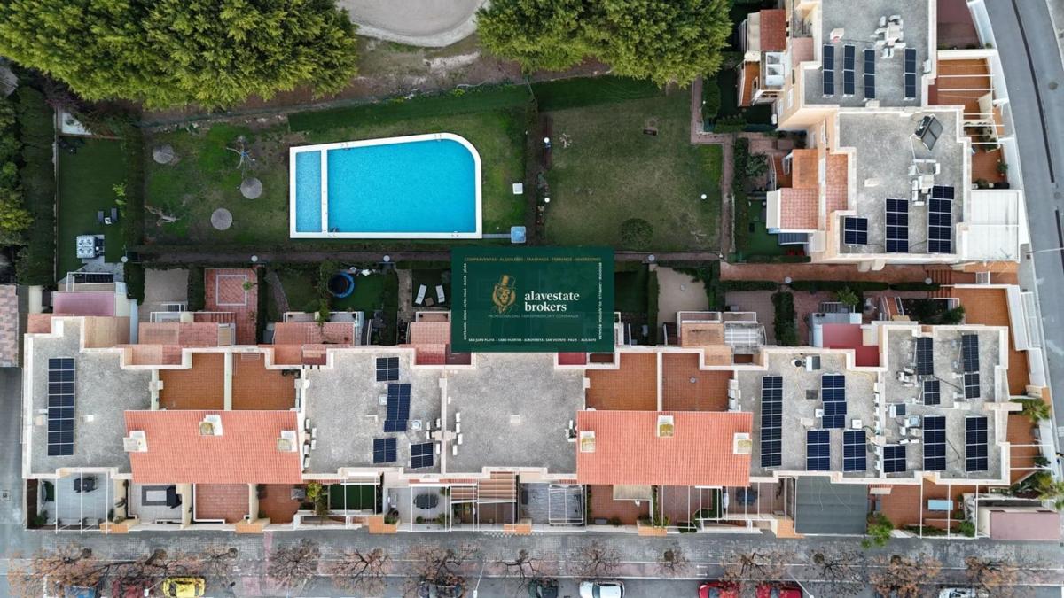 Sale of townhouse in Chalet adosado en Calle Enric Valor, 10, Alicante Golf, Alicante / Alacant , Alicante photo 1