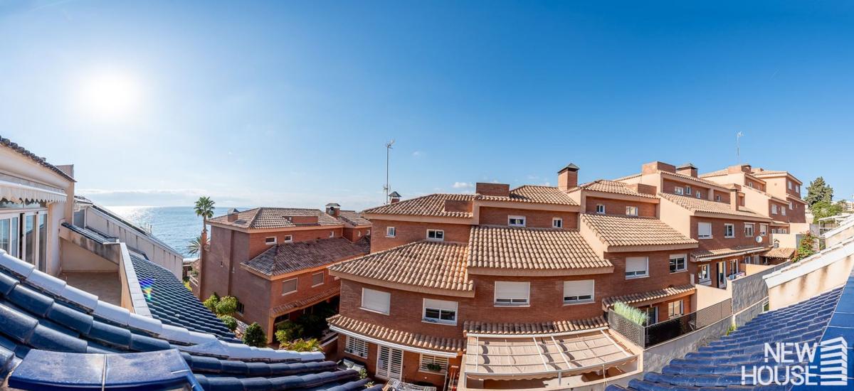 Sprzedaż szeregowego domku w Chalet adosado en Calle Océano, Cabo de las Huertas, Alicante / Alacant , Alicante / Alacant photo 1