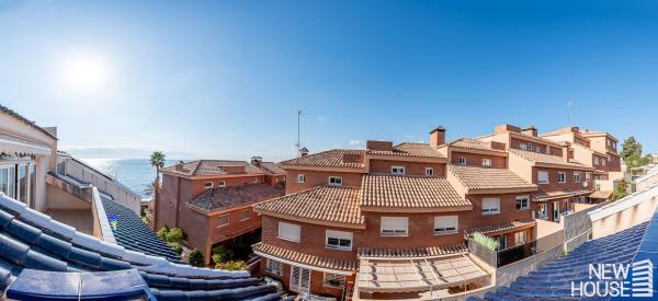 Chalet adosado en Calle Océano, Cabo de las Huertas, Alicante / Alacant photo 1