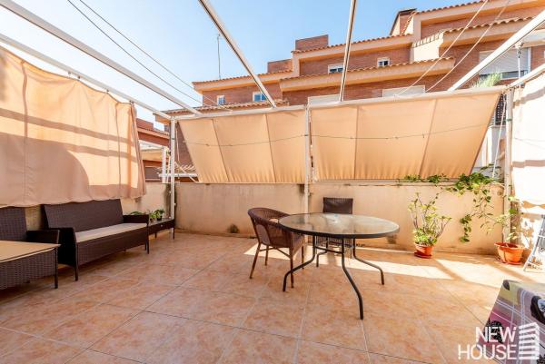 Chalet adosado en Calle Océano, Cabo de las Huertas, Alicante / Alacant thumbnail 1