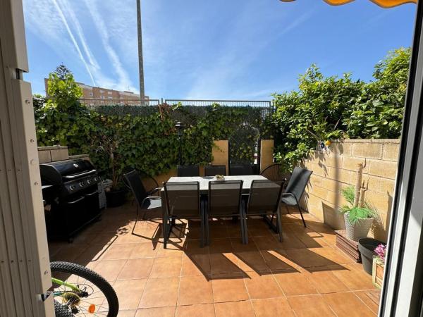 Chalet adosado en Calle Arpón, Cabo de las Huertas, Alicante / Alacant photo 1