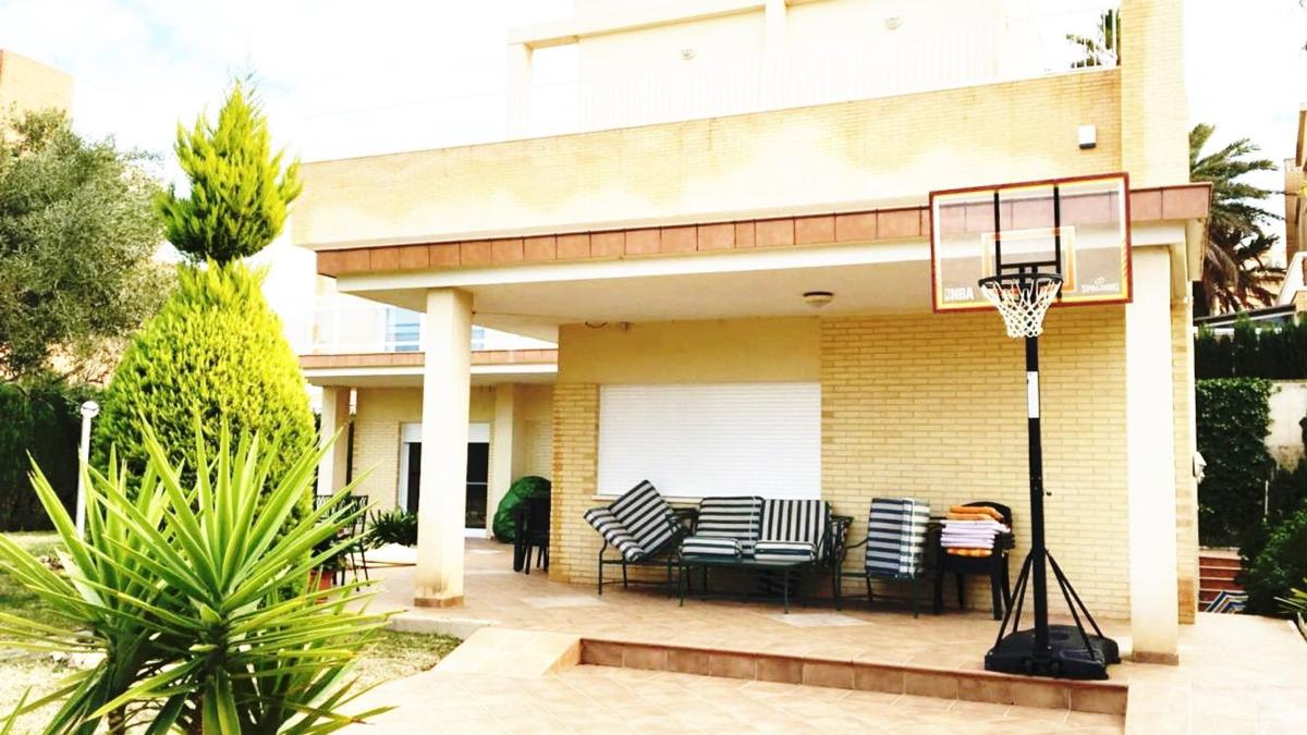 Properties for sale and rent in Spain photo 3