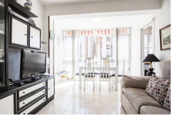 Продажа квартиры на Piso en Avenida del Mediterráneo, Playa de Levante, Benidorm, Бенидорм
 photo 2