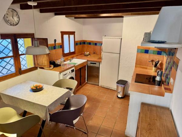 Chalet pareado en Calle d'Enmig, La Nucia Pueblo, La Nucia thumbnail 3