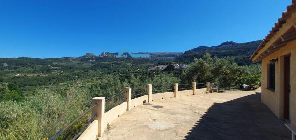 Продаётся загородный участок в Finca rústica en Confrides , Конфридес photo 1