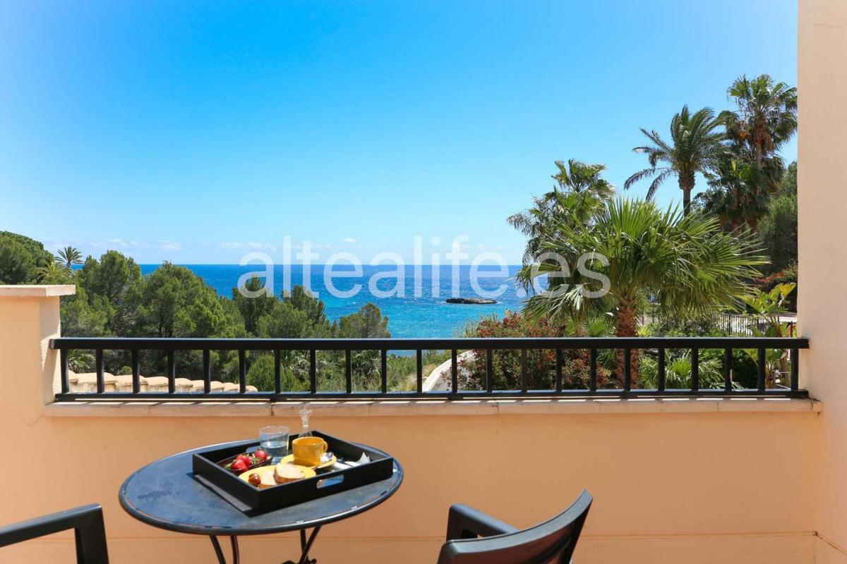 Sale of apartment in Piso en Calle Isla de Altea, Zona de Mascarat, Altea, Altea
photo 1