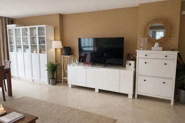 Продажа квартиры на Piso en Calle de Londres, Zona Sierra Helada, Benidorm, Бенидорм
thumbnail 3
