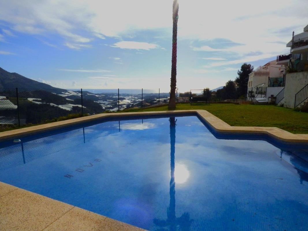 Продажа таунхауса в Chalet adosado en Urbanización la Almedia, Callosa d'En Sarria , Каллоса д'Эн-Саррия photo 1