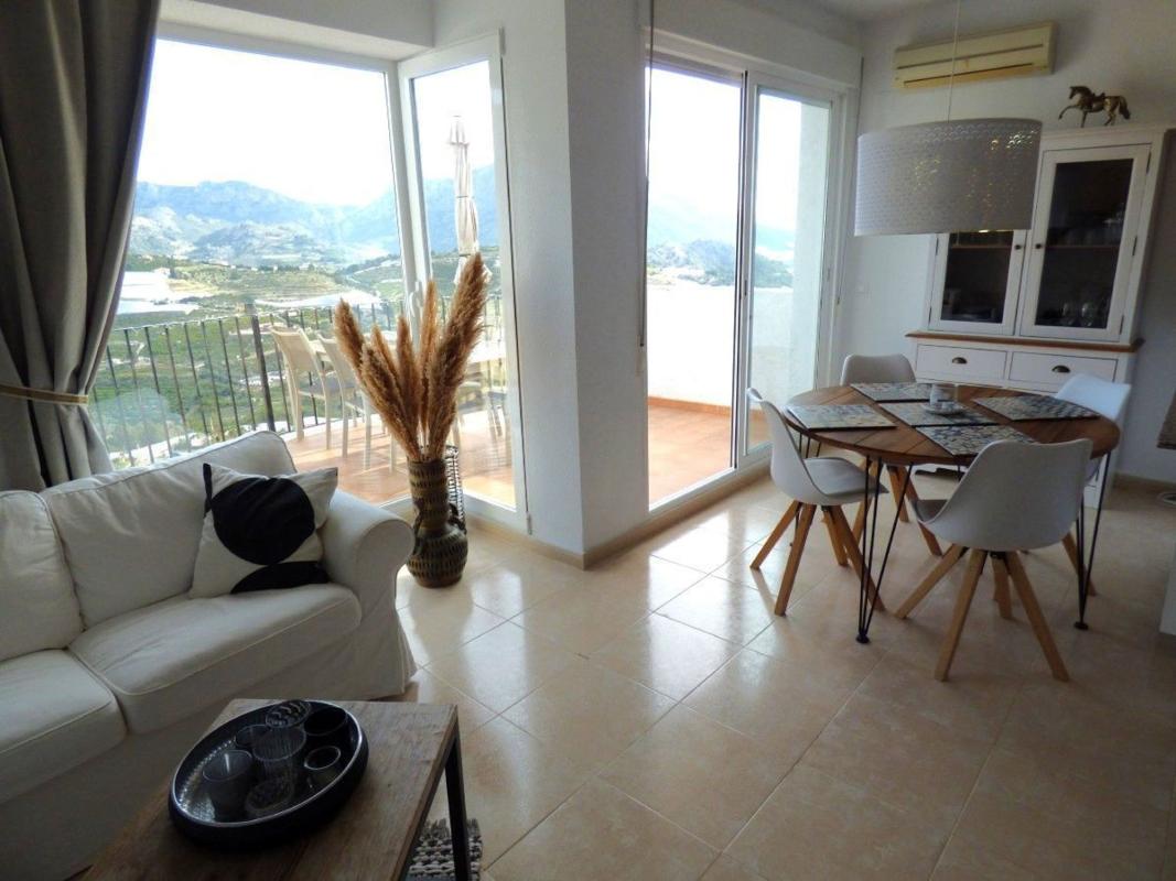 Продажа таунхауса в Chalet adosado en Urbanización la Almedia, Callosa d'En Sarria , Каллоса д'Эн-Саррия photo 4