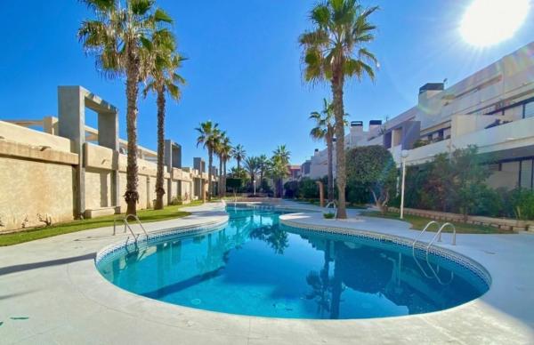 Sprzedaż mieszkania w Piso en Calle Geraneos, Cañada del Molino, Torrevieja, Torrevieja
photo 1