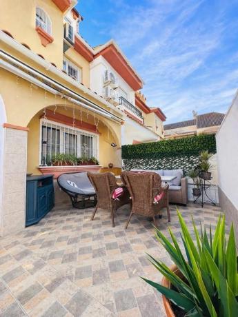 Chalet adosado en La Florida, Orihuela thumbnail 2