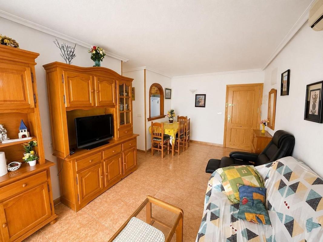 Venta de piso en Piso en Antonio Machado, Torrevieja, Torrevieja
photo 1
