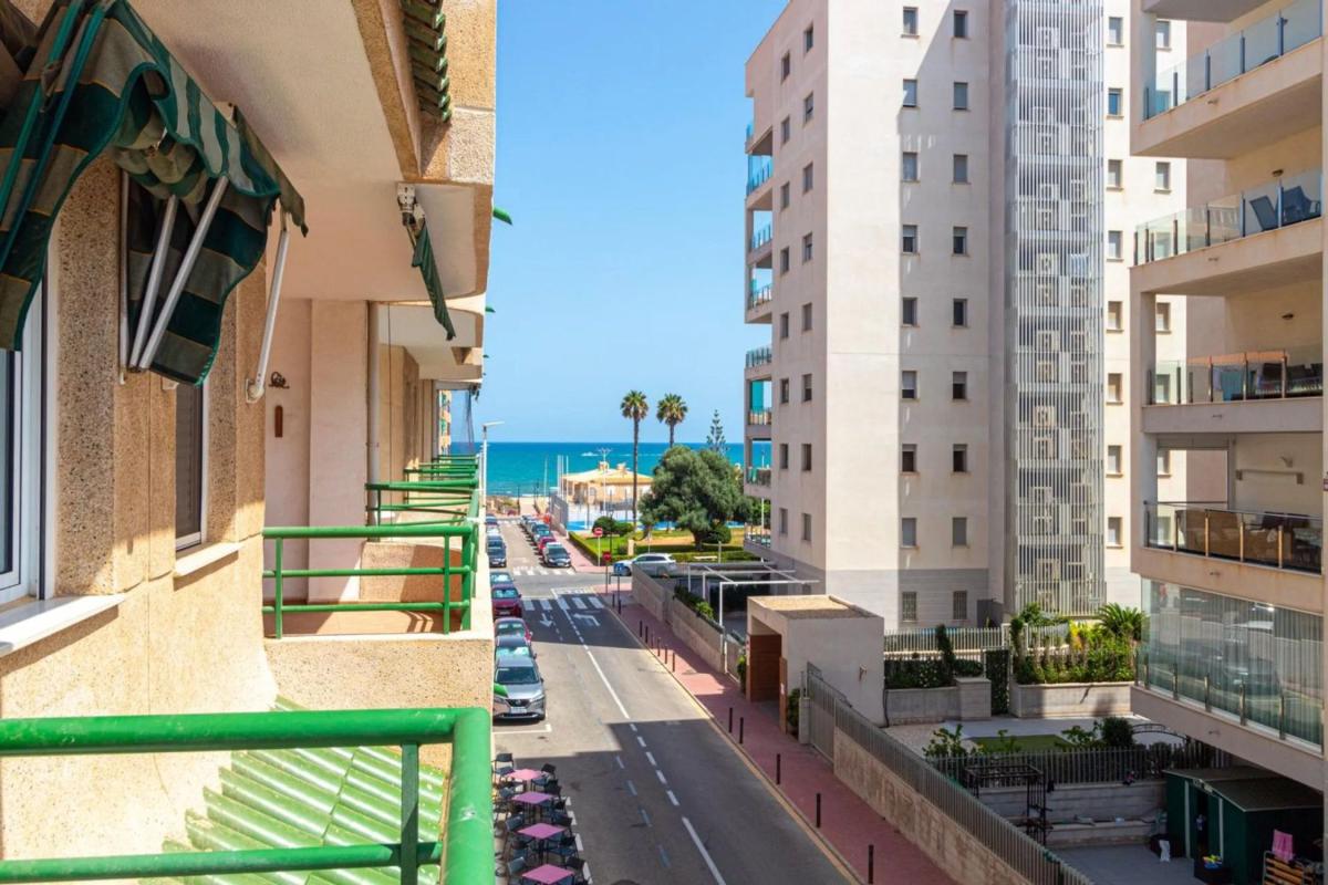 Продажа квартиры на Piso en Avenida de los Europeos, 8, Los Europeos, Torrevieja, Торревьеха
photo 1