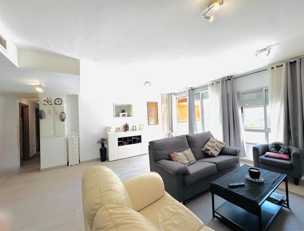 Sale of apartment in Piso en Calle Gregal, Cala Alta - Veramar, La Villajoyosa / Vila Joiosa, La Villajoyosa / Vila Joiosa
photo 3