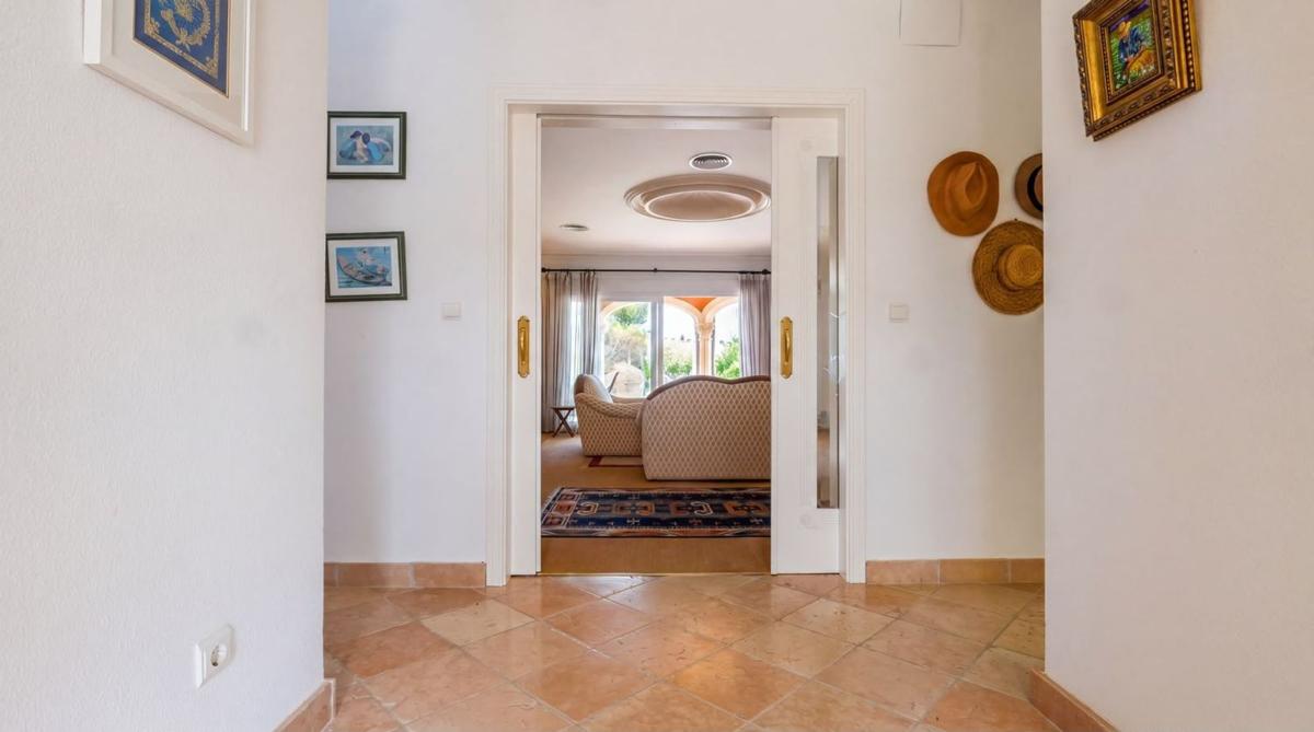 Properties for sale and rent in Spain photo 5