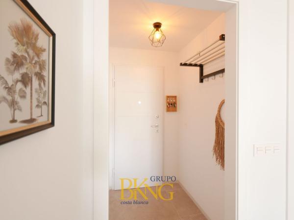 Chalet adosado en Avenida de Corcega, Aguas Nuevas, Torrevieja photo 4