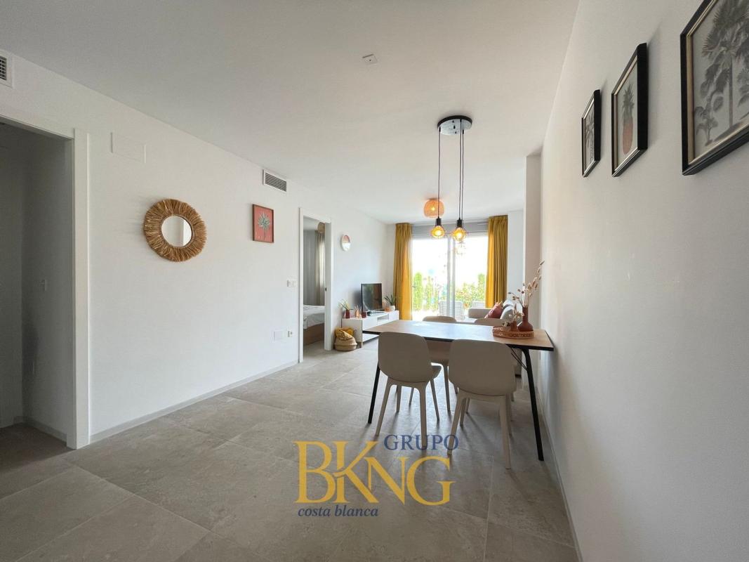 Продажа таунхауса в  Chalet adosado en Avenida de Corcega, Aguas Nuevas, Torrevieja , Торревьеха photo 5