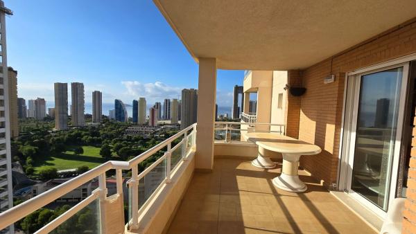 Venta de piso en Piso en Calle Presidente Adolfo Suárez, 21, Pueblo Poniente, Benidorm, Benidorm
thumbnail 3