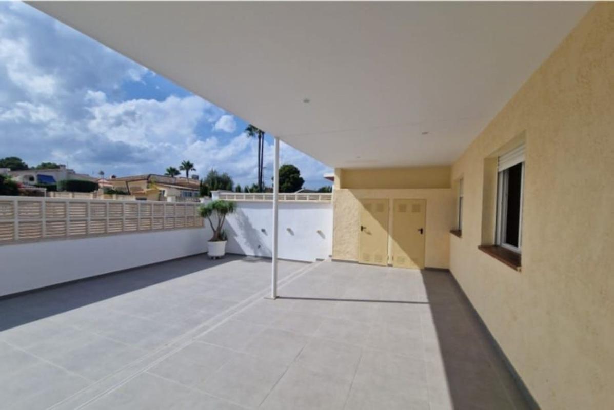 Продажа таунхауса в Chalet adosado en Calle Amsterdam, El Tossal-Bello Horizonte, La Nucia , Ла Нусия photo 3