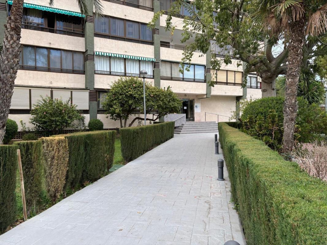 Venta de piso en Piso en Pueblo Levante, Benidorm, Benidorm
photo 1