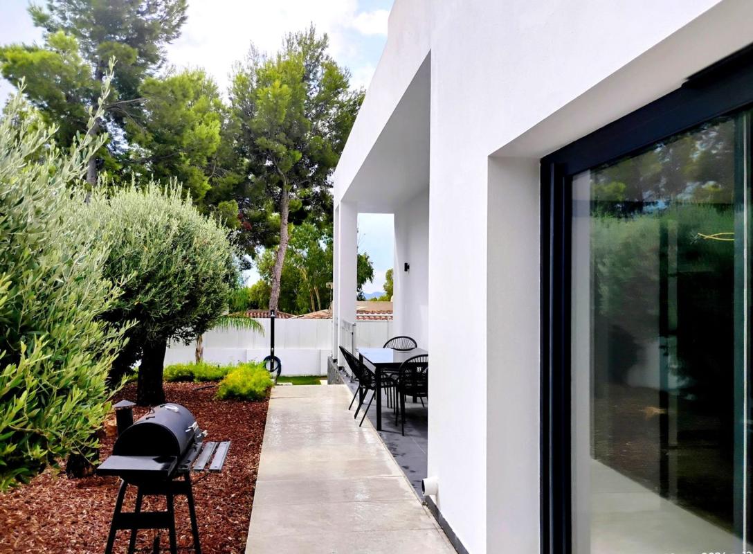 Properties for sale and rent in Spain photo 3