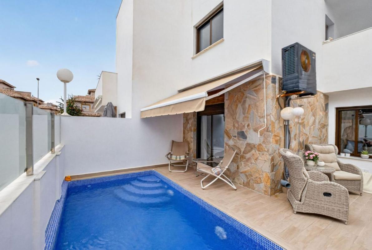 Venta de chalet adosado en Chalet adosado en Calle Cabo Punta de Tarifa, Lomas de Cabo Roig, Orihuela , Orihuela photo 2