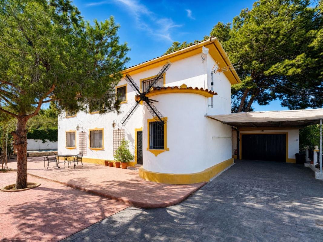 Properties for sale and rent in Spain photo 5