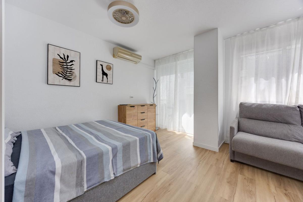 Sale of studio in Estudio en Arquitecto Larramendi, Avenida Habaneras - Curva de Palangre, Torrevieja, Torrevieja photo 3