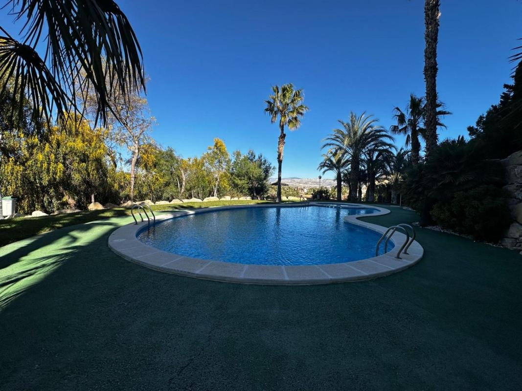 Venta de piso en Piso en Calle de la Boira, Bonalba-Cotoveta, Mutxamel, Mutxamel
photo 1