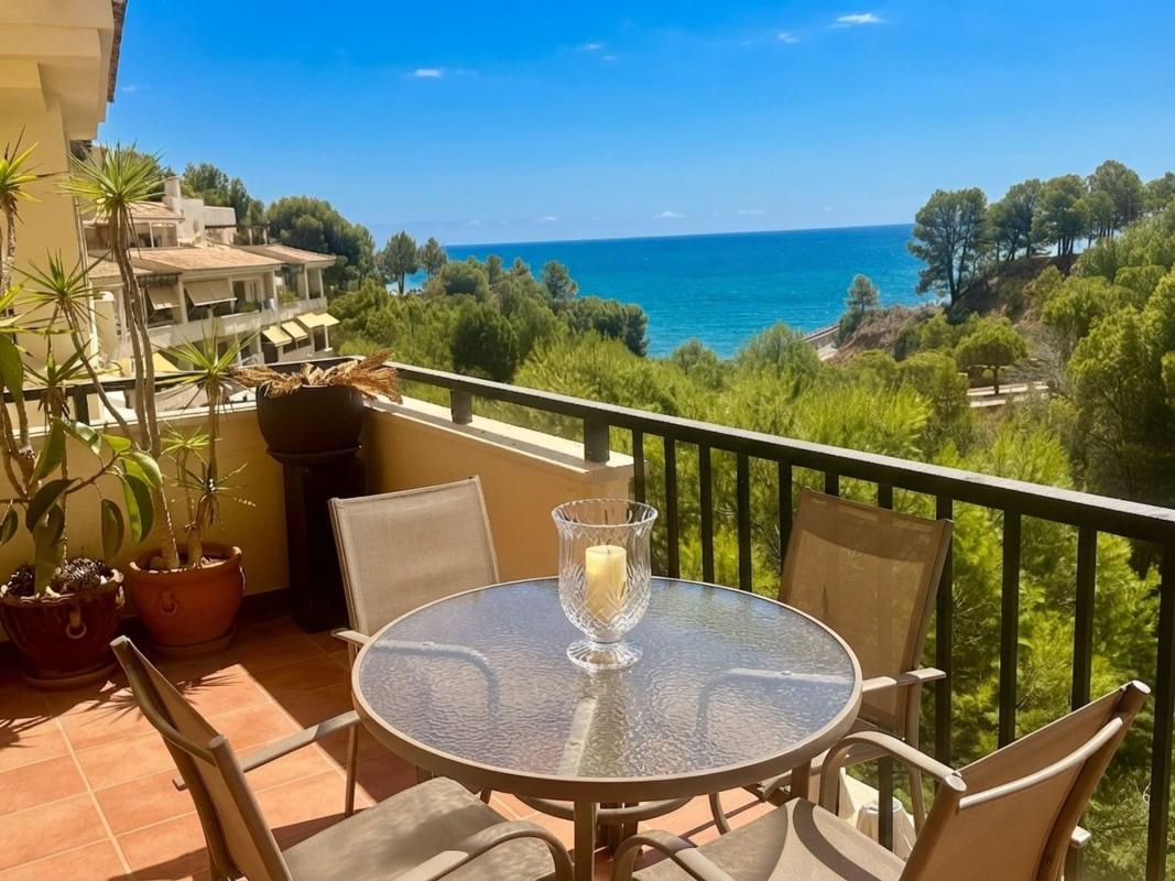 Sale of apartment in Mascarat Zone, Altea
photo 1