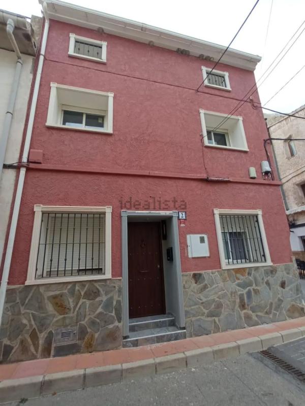 Propiedades en venta y alquiler en España photo 1