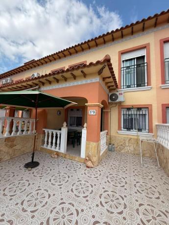 Casa o chalet independiente en Calle Manuel Vera Espinosa, La Siesta - El Salado - Torreta, Torrevieja photo 1