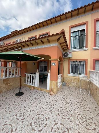 Casa o chalet independiente en Calle Manuel Vera Espinosa, La Siesta - El Salado - Torreta, Torrevieja photo 3