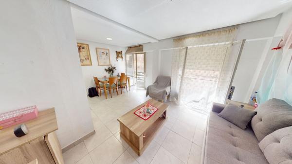 Продажа квартиры на Piso en Esperidion Porta Requesen, Los Magros-Casablanca, Elche / Elx, Эльче / Эльх
thumbnail 2