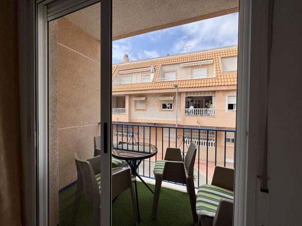 Sprzedaż mieszkania w Piso en Vega Baja Del Segura, Playa de los Náufragos, Torrevieja, Torrevieja
thumbnail 3