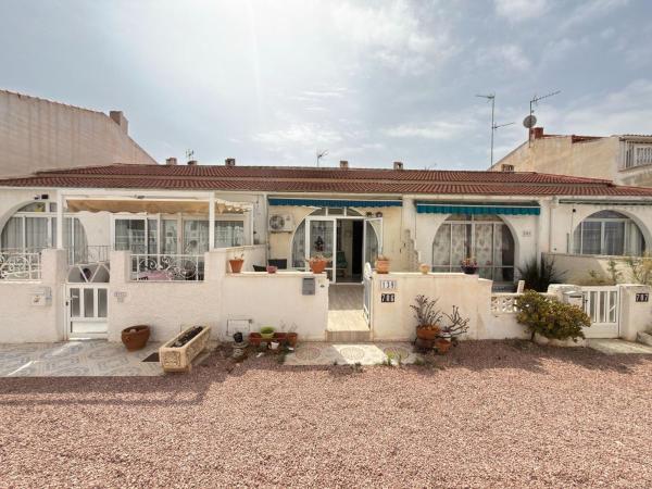 Venta de piso en Piso en La Siesta - El Salado - Torreta, Torrevieja, Torrevieja
photo 1