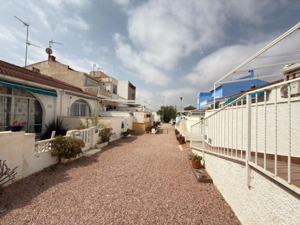Venta de piso en Piso en La Siesta - El Salado - Torreta, Torrevieja, Torrevieja
thumbnail 3