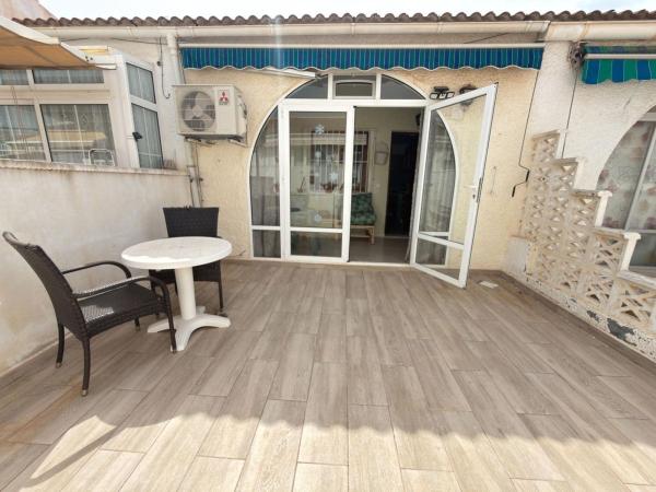 Venta de piso en Piso en La Siesta - El Salado - Torreta, Torrevieja, Torrevieja
 photo 4