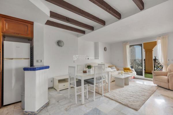 Продажа квартиры на Piso en Avenida Roentgen, 3, Zona los Frutales, Torrevieja, Торревьеха
 photo 1