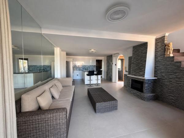 Chalet adosado en Loteria-urlisa II, Altea Hills, Altea thumbnail 1