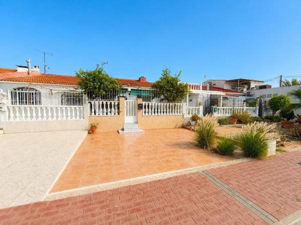 Casa o chalet independiente en Calle Manuel Rodríguez Manolete, 282, La Siesta - El Salado - Torreta, Torrevieja photo 2