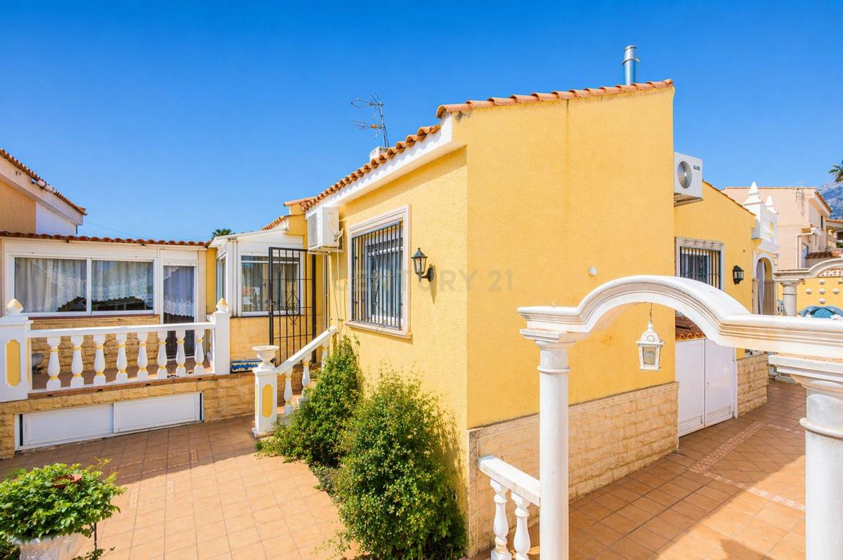 Продажа таунхауса в Chalet adosado en Calle Serra del Reclot, 6, Montebello - Nou Espai, La Nucia , Ла Нусия photo 3