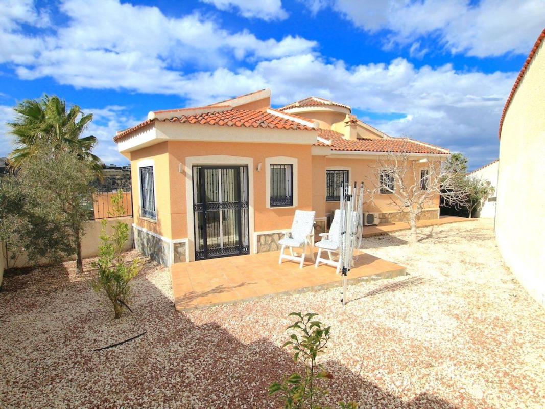 Продажа отдельного шале в Casa o chalet en Calle Pico Revolcadores, La Marquesa, Rojales, Рохалес photo 3
