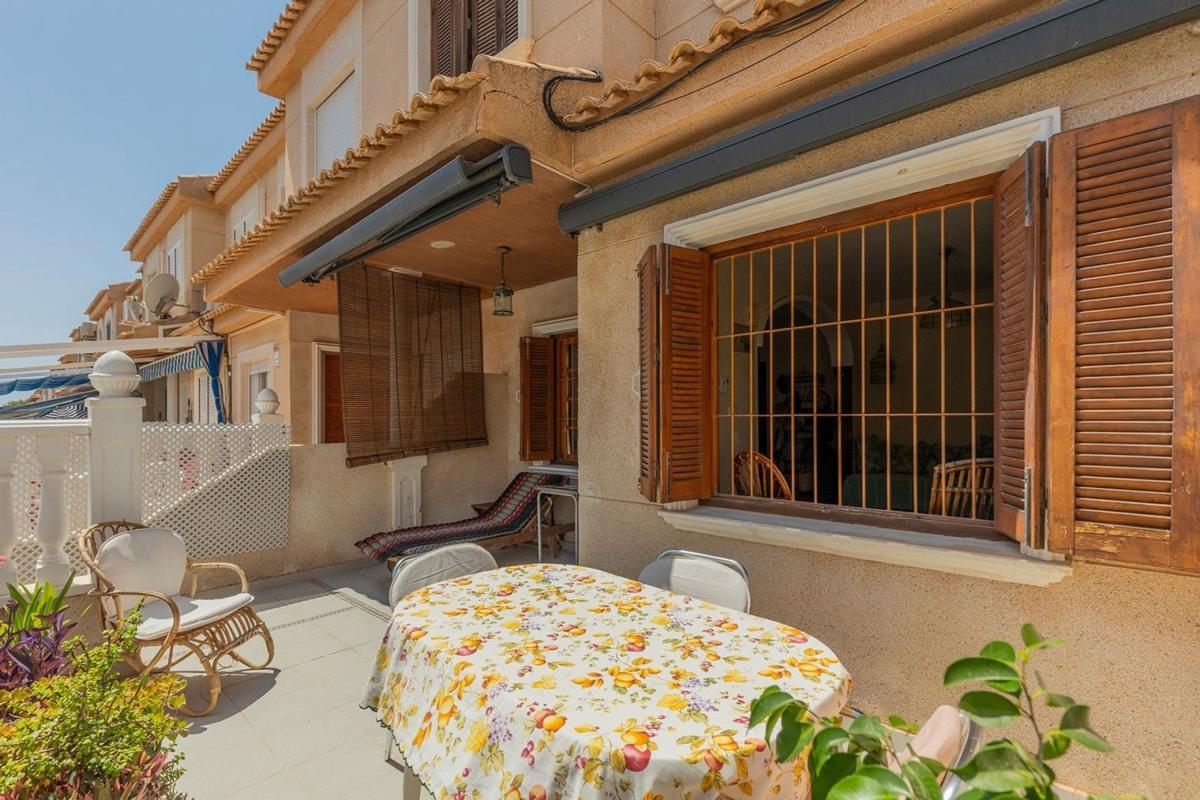 Venta de chalet adosado en Chalet adosado en Calle Región de Murcia, Miramar - Torre del Moro, Torrevieja , Torrevieja photo 1
