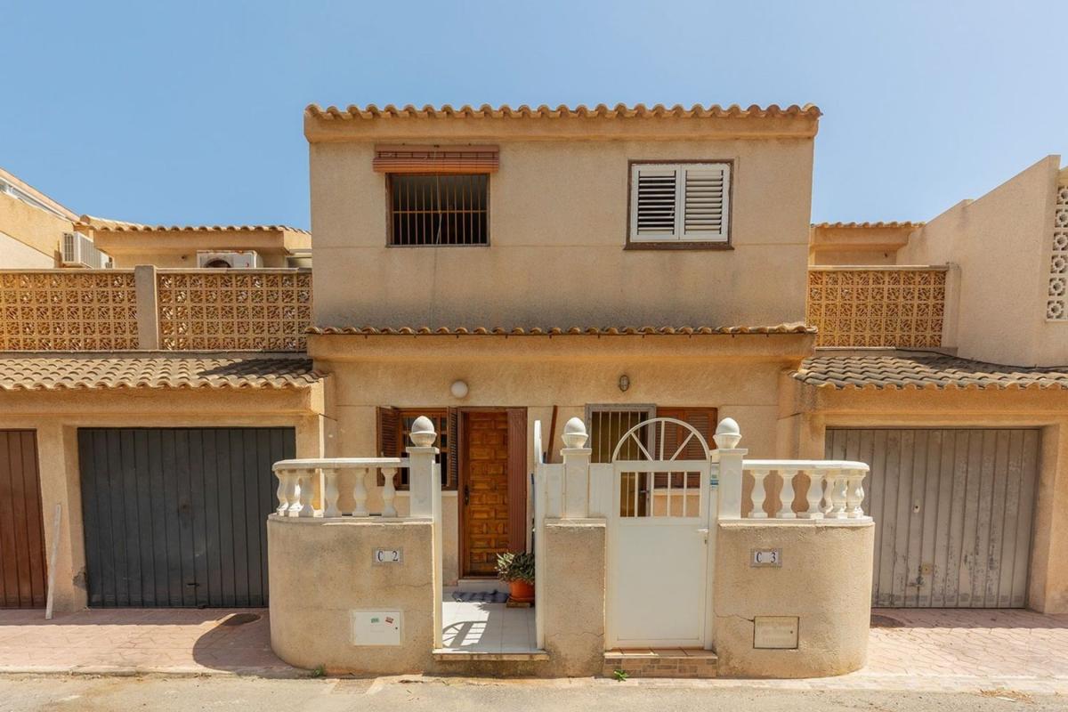 Venta de chalet adosado en Chalet adosado en Calle Región de Murcia, Miramar - Torre del Moro, Torrevieja , Torrevieja photo 2