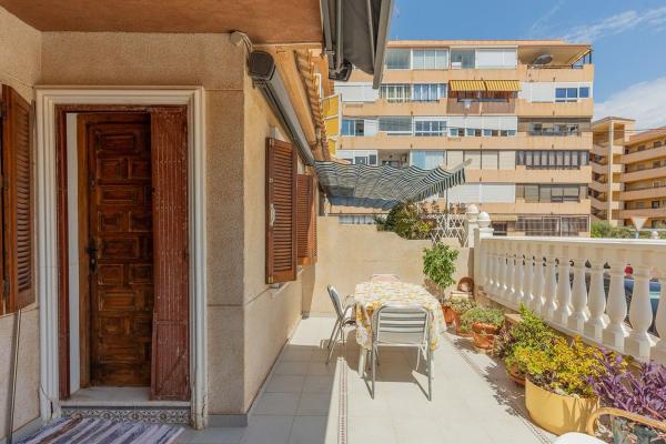 Chalet adosado en Calle Región de Murcia, Miramar - Torre del Moro, Torrevieja thumbnail 2