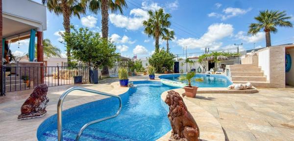 Частный шале на продаже в Casa o chalet en Calle Baja, Centro de la Ciudad Quesada, Rojales, Рохалес thumbnail 1