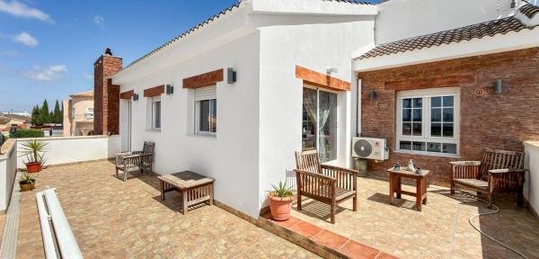 Частный шале на продаже в  Casa o chalet en Calle Baja, Centro de la Ciudad Quesada, Rojales, Рохалес photo 4