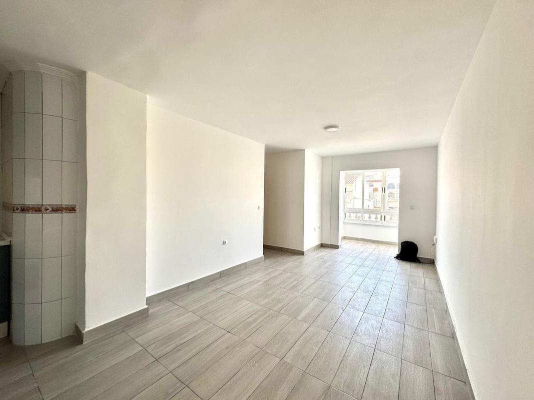 Venta de piso en Piso en Avenida Habaneras - Curva de Palangre, Torrevieja, Torrevieja
photo 1